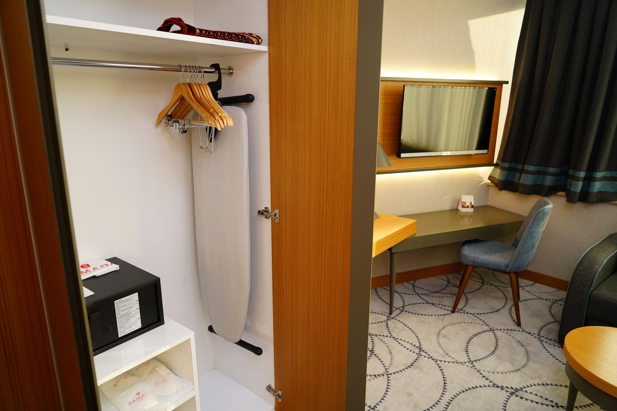 Hotel Ramada By Wyndham Nilufer Bursa Exteriér fotografie